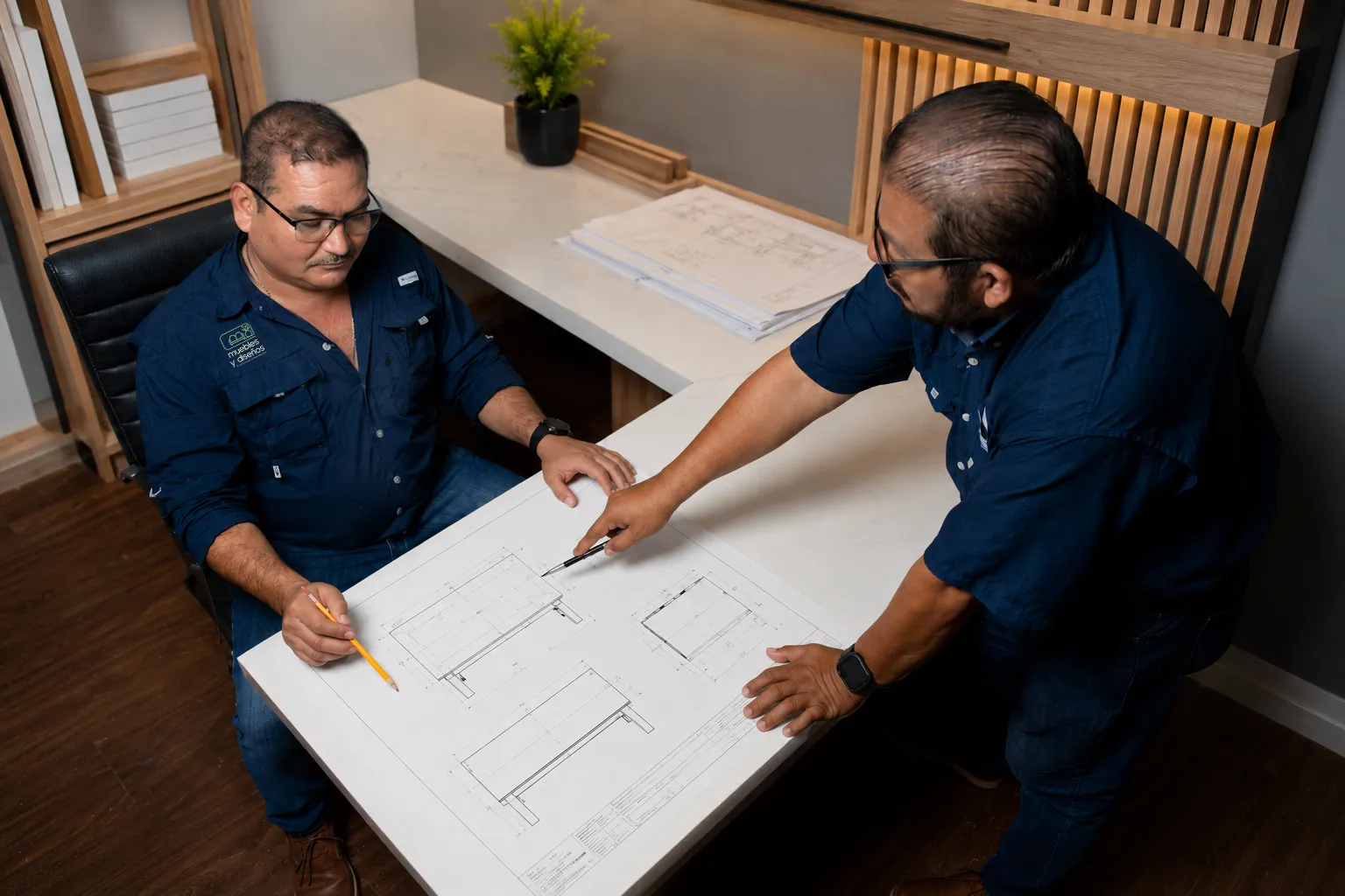 Taller de Muebles y Diseños El Salvador — equipo de trabajo