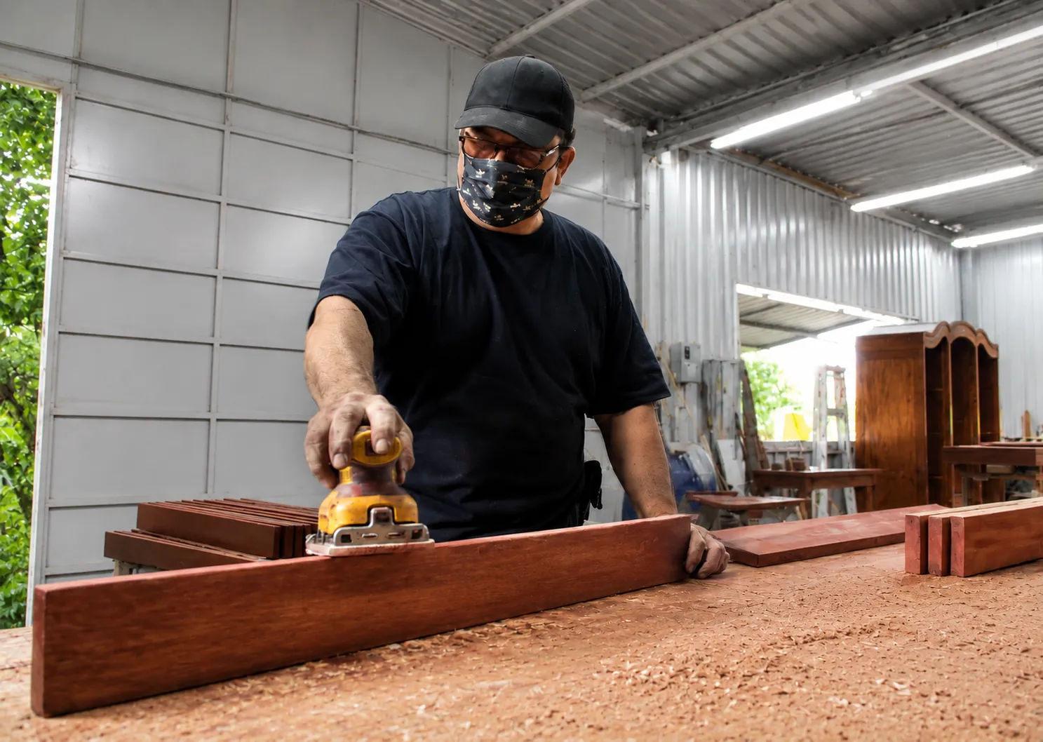 Taller de carpintería y muebles a medida — Muebles y Diseños El Salvador